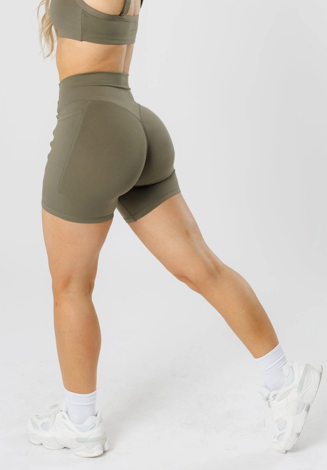 Reluna Empower High-Rise Sculptseam®  Plus Pocket Short 6” Everglades
