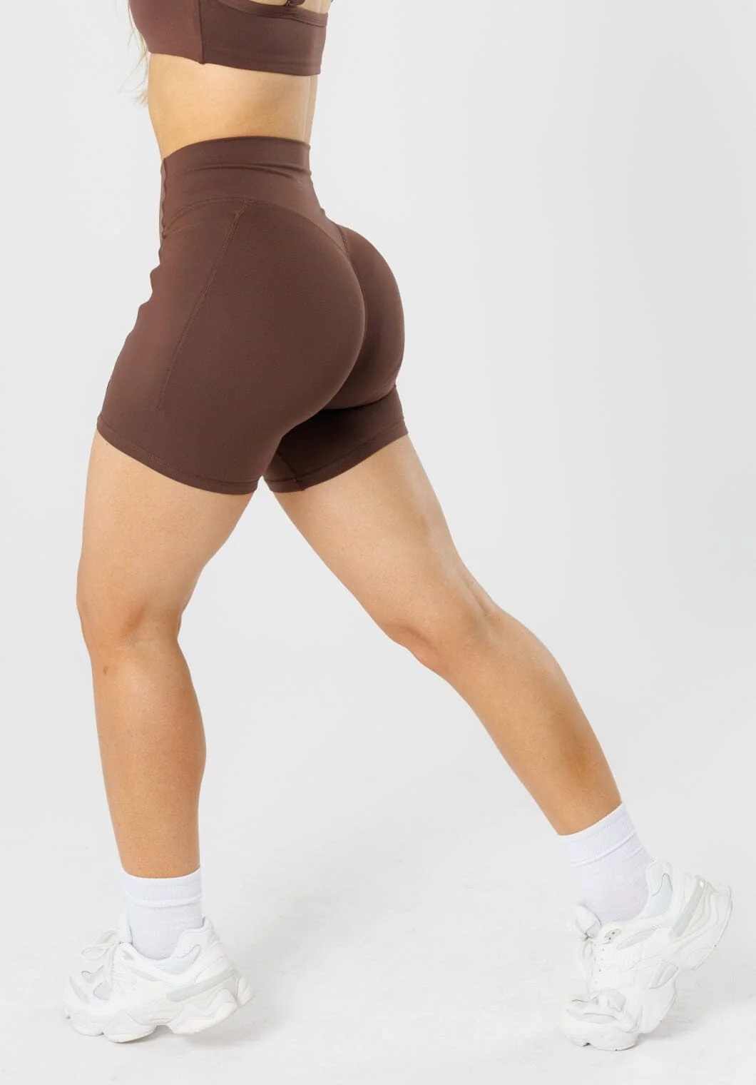 Reluna Empower High-Rise Sculptseam®  Plus Pocket Short 6” Walnut