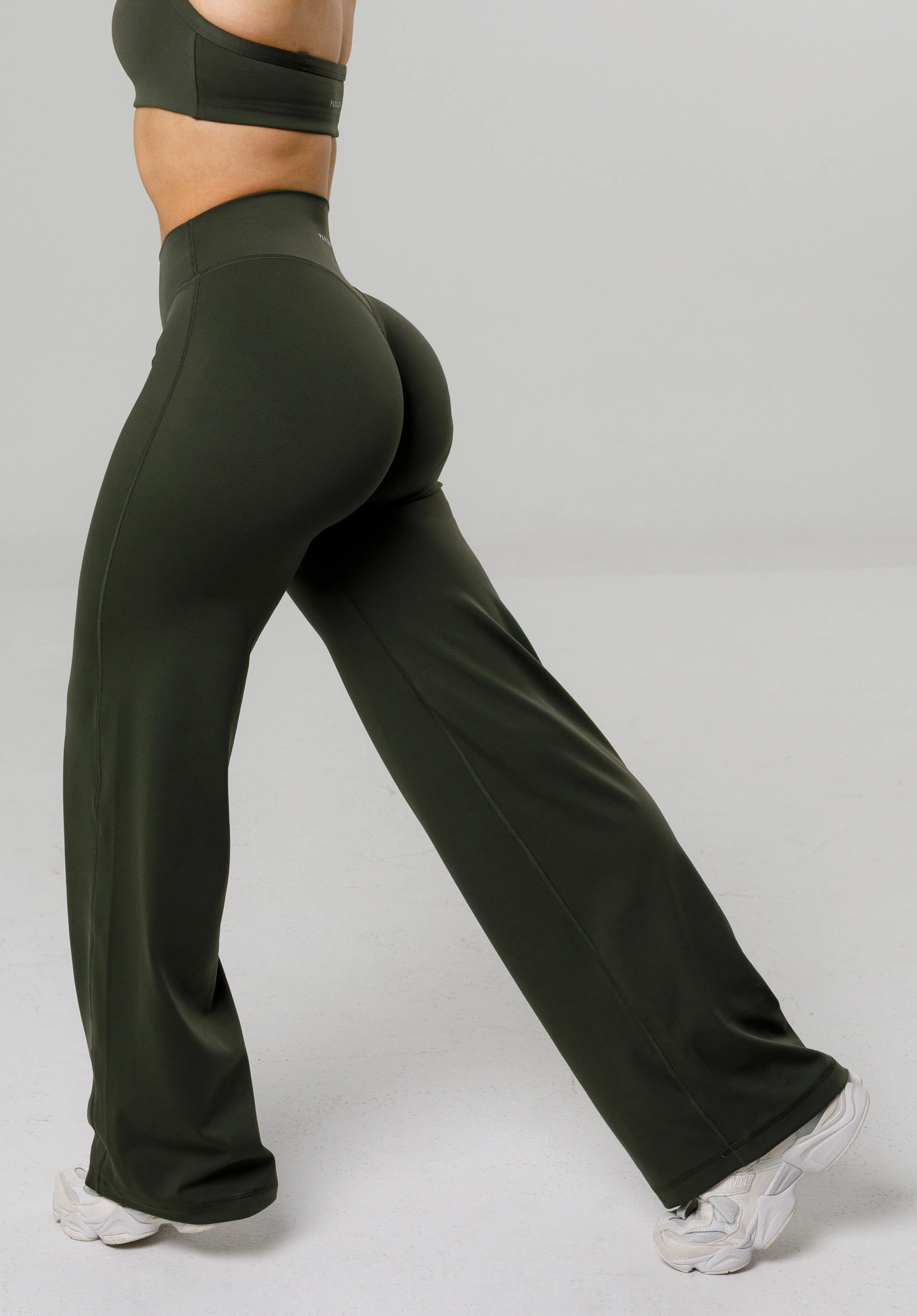 Reluna™ Original Sculptseam® Plus Mid-Rise Straight Leg Pant Short -  Poison Ivy