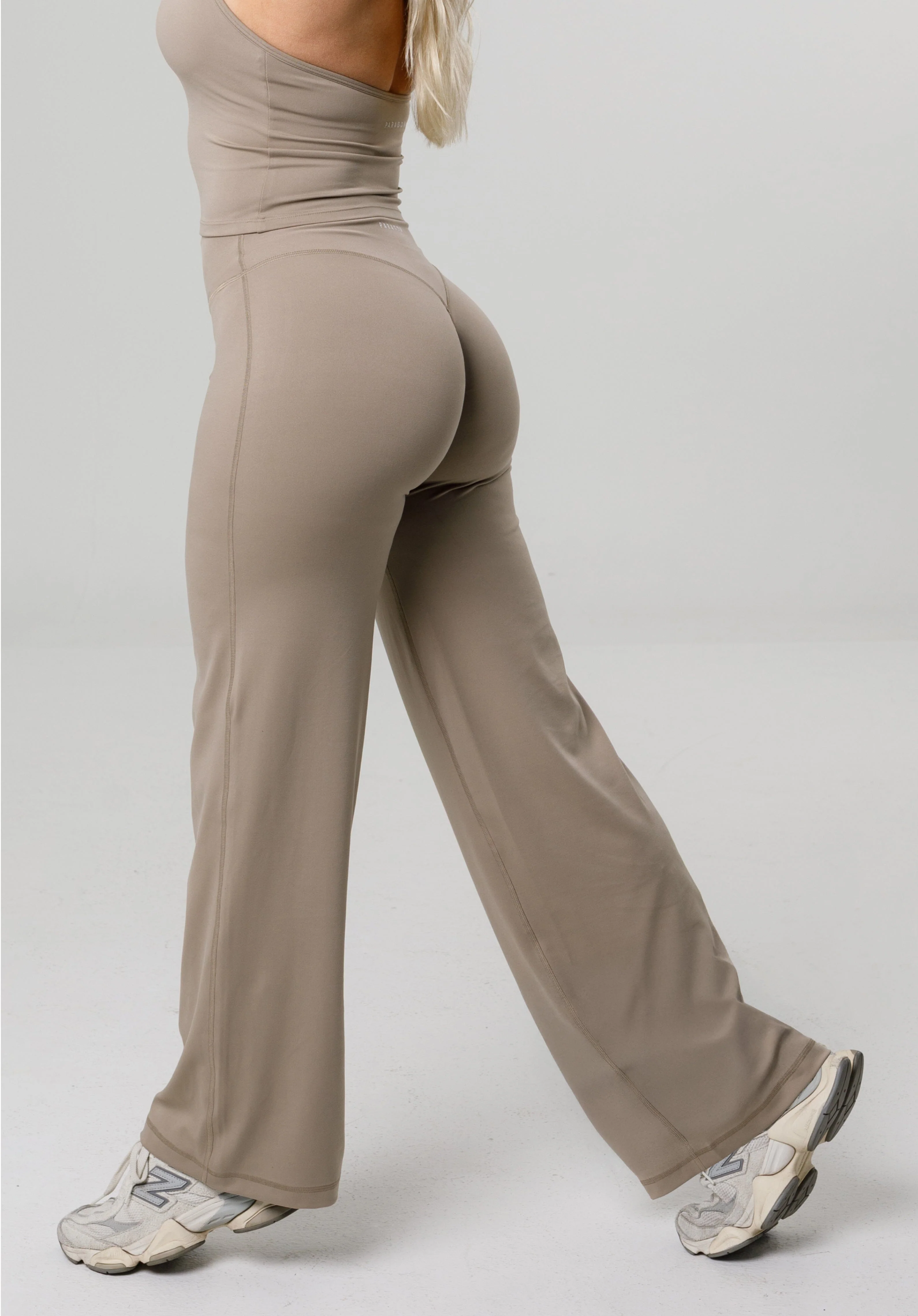 Reluna™ Original Sculptseam® Plus Mid-Rise Straight Leg Pant Regular - Honey