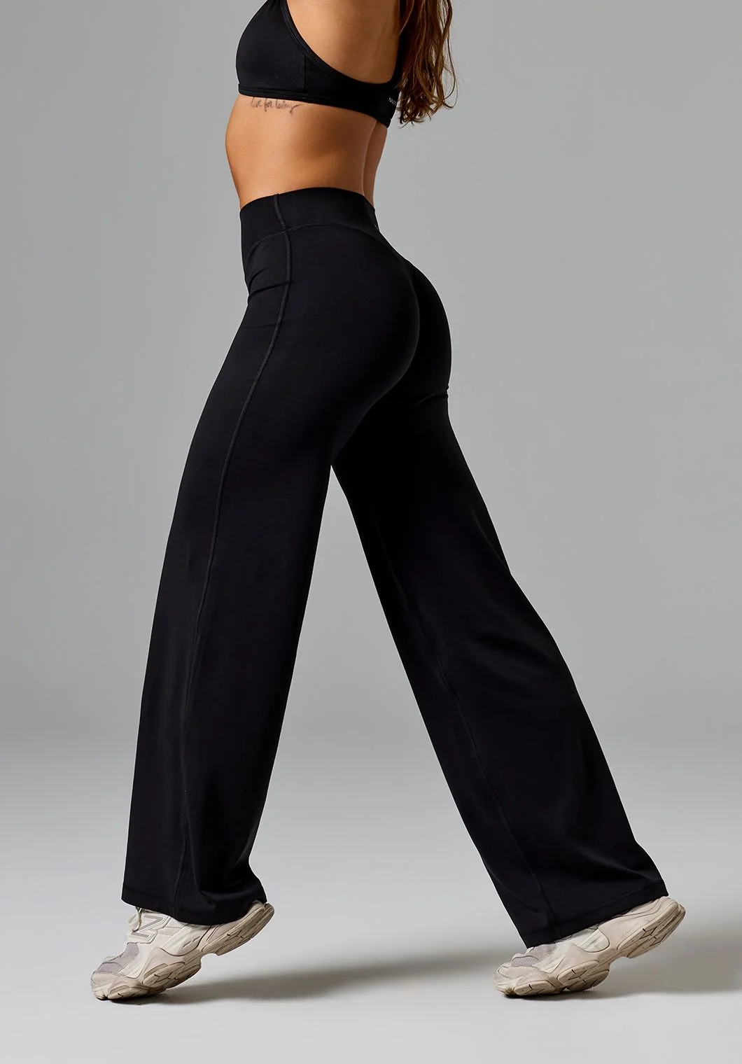 Reluna™ Original Sculptseam® Low-Rise Straight Leg Pant Regular Black
