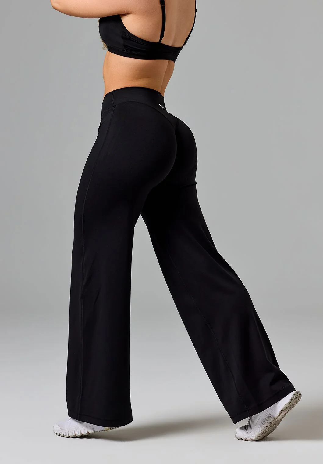 Reluna™ Original Sculptseam® Low-Rise Straight Leg Pant Short Black