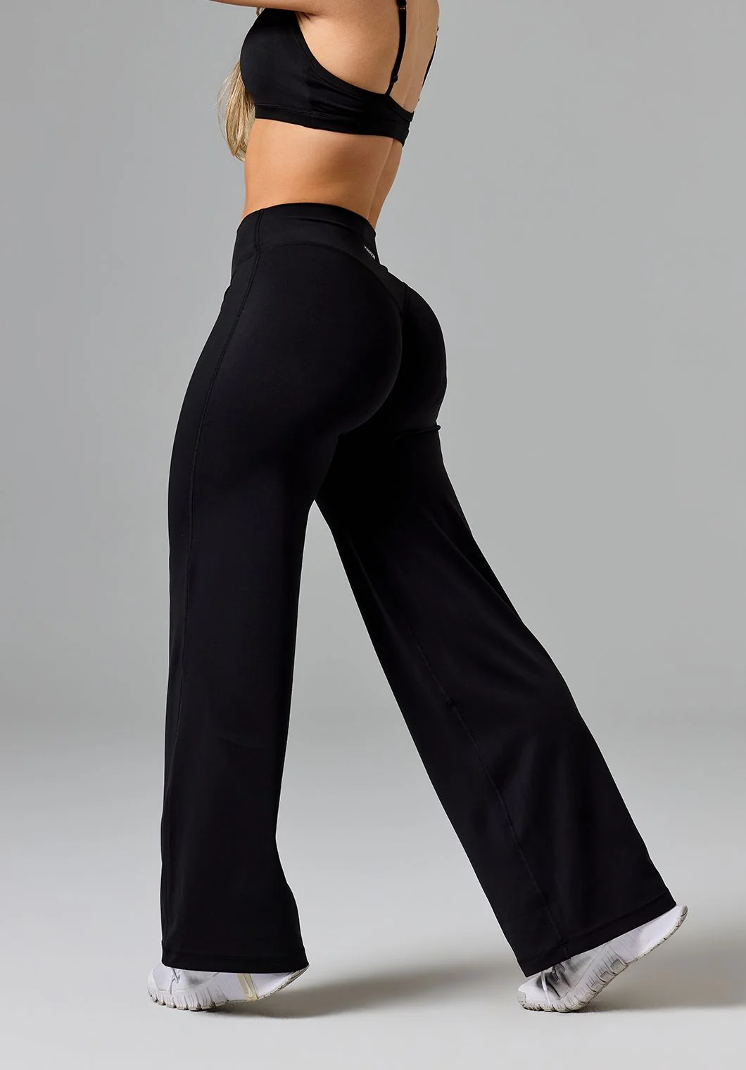 Reluna™ Original Sculptseam® Mid-Rise Straight Leg Pant Short Black